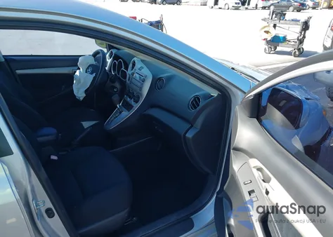 2009 Toyota Corolla Matrix z USA, uszkodzony, nr VIN 2T1KU40E29C165955